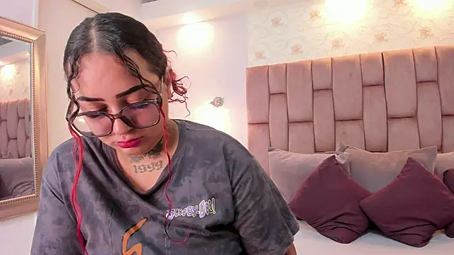 Snapshot of atennea_diiossa chatting on December 16, 2025, 11:36 am atennea diiossa online show from December 16, 2025, 11:36 am