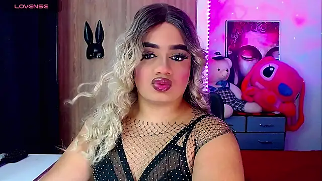 Snapshot of Sofiabigcock22 chatting on October 16, 2025, 11:18 am Sofiabigcock22 online show from October 16, 2025, 11:18 am