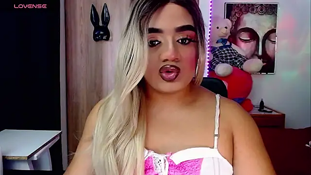 Snapshot of Sofiabigcock22 chatting on October 15, 2025, 11:51 am Sofiabigcock22 online show from October 15, 2025, 11:51 am