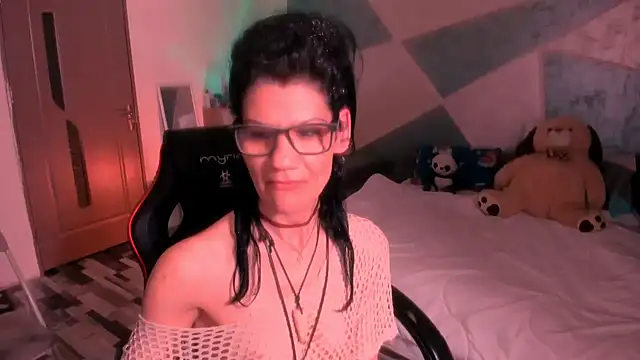 Snapshot of SweetSin40 chatting on June 1, 2026, 7:35 pm SweetSin40 online show from June 1, 2026, 7:35 pm