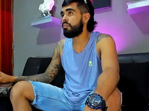 black kameron  online show from November 10, 2025, 8:58 pm