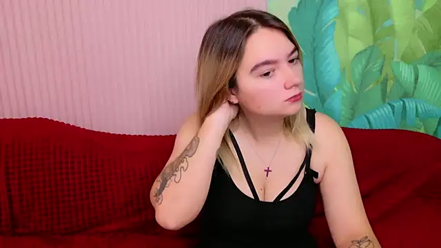 Snapshot of Dana_Beck chatting on November 5, 2025, 8:34 pm Dana Beck online show from November 5, 2025, 8:34 pm