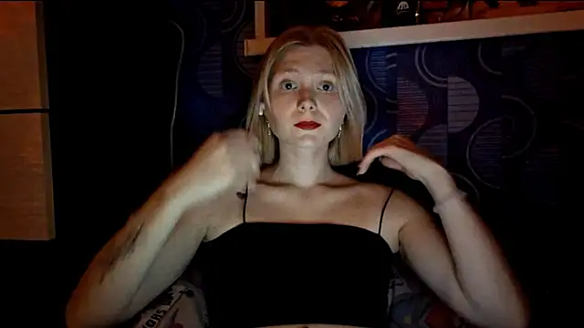 Kira Nellis online show from October 16, 2025, 2:25 pm