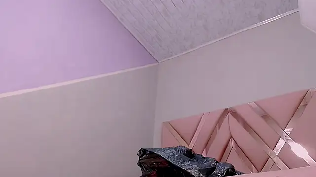 Snapshot of VioletGil_Party_ chatting on December 15, 2025, 7:20 pm VioletGil Party online show from December 15, 2025, 7:20 pm