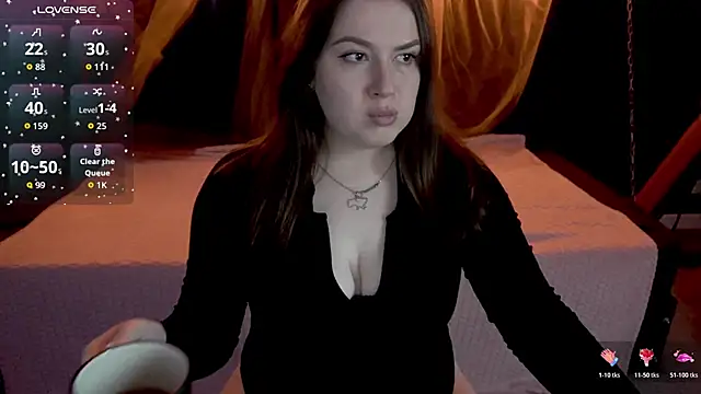 Snapshot of AliceOfWondersS chatting on October 29, 2025, 7:51 am AliceOfWondersS online show from October 29, 2025, 7:51 am