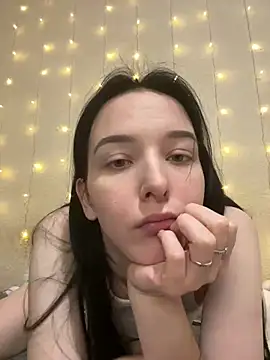 Snapshot of _LovelyDana_ chatting on October 13, 2025, 4:30 pm LovelyDana online show from October 13, 2025, 4:30 pm
