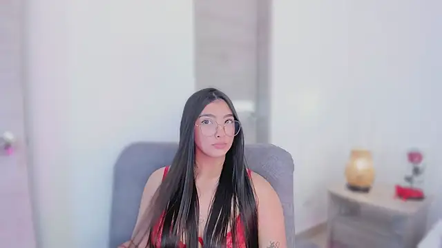 Snapshot of MirandaJohnson_ chatting on October 20, 2025, 12:17 pm MirandaJohnson online show from October 20, 2025, 12:17 pm