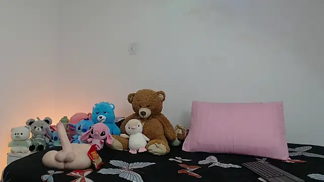 Snapshot of hope_wefuck chatting on November 1, 2025, 1:45 am hope wefuck online show from November 1, 2025, 1:45 am