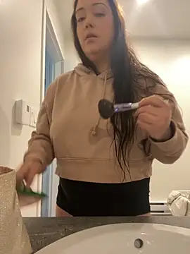 Amyblackheartxox online show from October 15, 2025, 2:14 pm