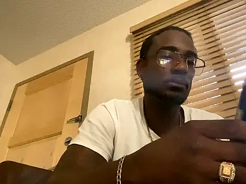 Longandstrongsex online show from October 12, 2025, 2:51 pm
