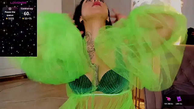 Aisha Goldstein online show from December 18, 2025, 5:56 am