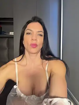 Snapshot of Kattefit chatting on June 19, 2026, 6:14 pm Kattefit online show from June 19, 2026, 6:14 pm