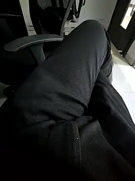 crawlerdrill online show from November 6, 2025, 11:58 am