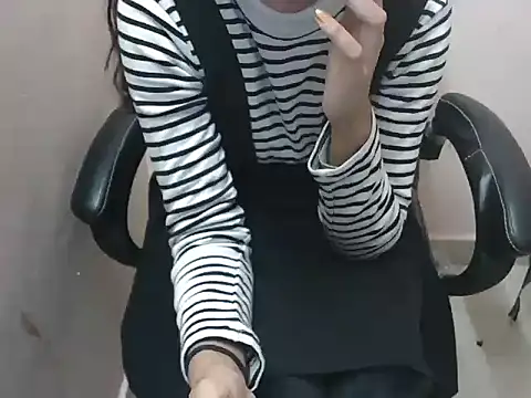 Snapshot of notty_heena chatting on December 15, 2025, 2:50 am notty heena online show from December 15, 2025, 2:50 am