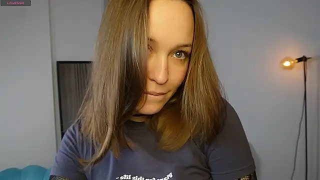 Snapshot of NeonyMuse chatting on November 6, 2025, 10:08 am NeonyMuse online show from November 6, 2025, 10:08 am