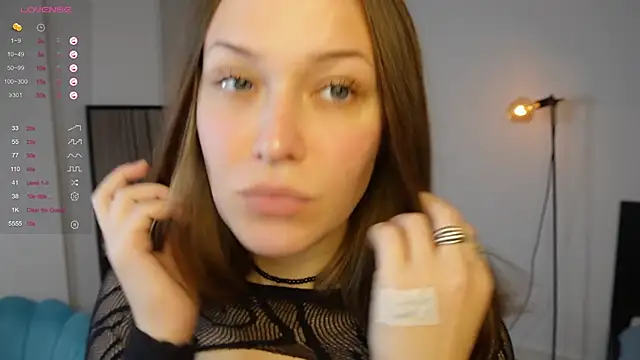 Snapshot of NeonyMuse chatting on November 5, 2025, 10:07 am NeonyMuse online show from November 5, 2025, 10:07 am