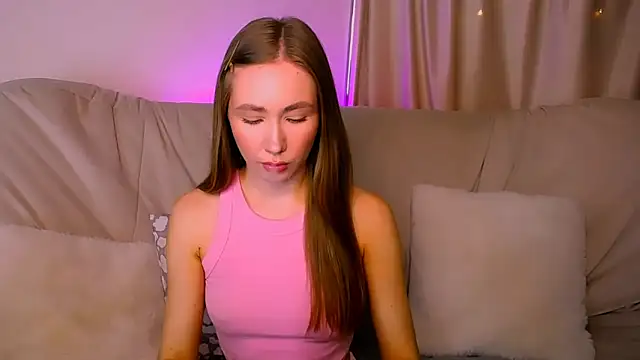 Snapshot of EllyColins chatting on March 10, 2026, 3:32 am EllyColins online show from March 10, 2026, 3:32 am