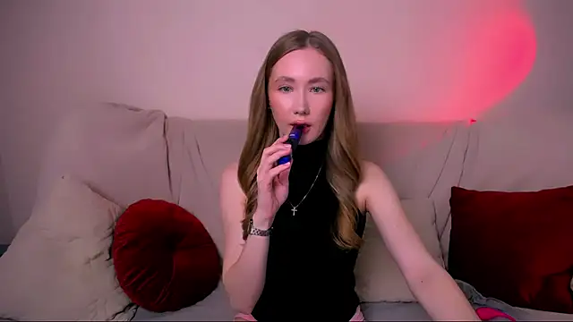 Snapshot of EllyColins chatting on April 5, 2026, 2:51 am EllyColins online show from April 5, 2026, 2:51 am