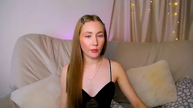 Snapshot of EllyColins chatting on November 30, 2025, 2:56 am EllyColins online show from November 30, 2025, 2:56 am