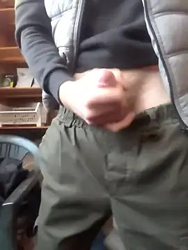 Snapshot of szabi1995 chatting on January 13, 2026, 9:46 am szabi1995 online show from January 13, 2026, 9:46 am