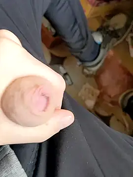 Snapshot of szabi1995 chatting on October 15, 2025, 1:30 pm szabi1995 online show from October 15, 2025, 1:30 pm