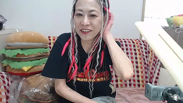 Snapshot of jyuse000ryuse chatting on June 11, 2026, 12:43 am jyuse000ryuse online show from June 11, 2026, 12:43 am