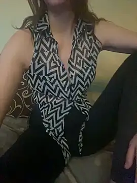 KittieCreme online show from November 6, 2025, 11:36 am