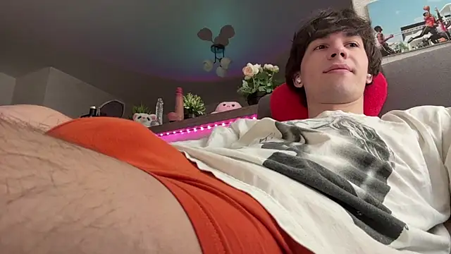 Jeremy1Scott online show from March 2, 2026, 7:59 am