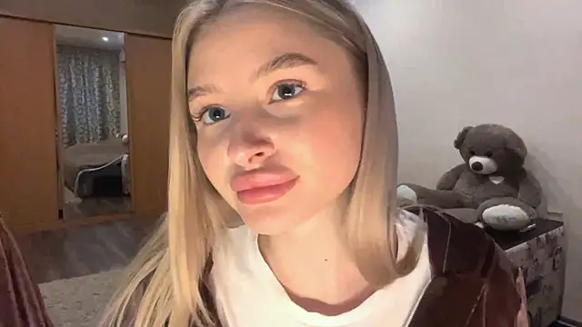 Snapshot of VictoriaMystery chatting on October 18, 2025, 2:30 pm VictoriaMystery online show from October 18, 2025, 2:30 pm