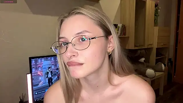 Snapshot of VictoriaMystery chatting on November 9, 2025, 1:15 pm VictoriaMystery online show from November 9, 2025, 1:15 pm