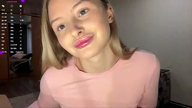 Snapshot of VictoriaMystery chatting on December 14, 2025, 12:11 pm VictoriaMystery online show from December 14, 2025, 12:11 pm