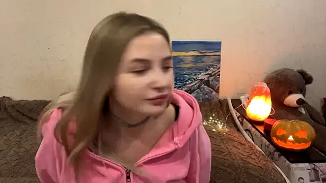 Snapshot of VictoriaMystery chatting on October 29, 2025, 1:21 pm VictoriaMystery online show from October 29, 2025, 1:21 pm