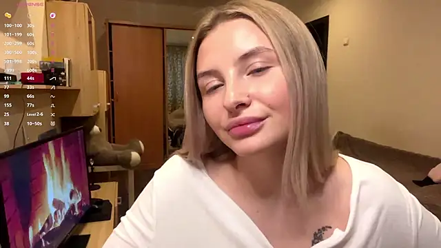 Snapshot of VictoriaMystery chatting on November 21, 2025, 1:43 pm VictoriaMystery online show from November 21, 2025, 1:43 pm