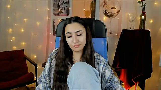 RebeckaThornton online show from December 2, 2025, 9:55 am