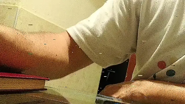 sacarlettareyo online show from November 7, 2025, 4:28 am