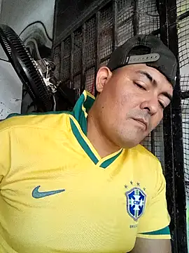 Snapshot of sexyandres_23 chatting on October 18, 2025, 6:43 pm sexyandres 23 online show from October 18, 2025, 6:43 pm