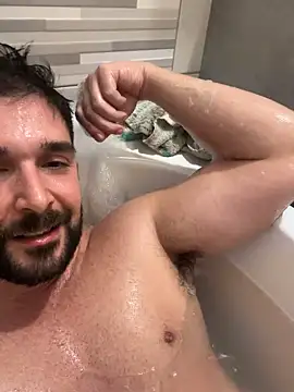 ReDiBastoni90 online show from November 10, 2025, 9:31 pm