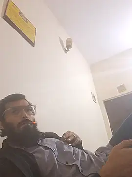 Snapshot of Memonsait1 chatting on February 17, 2026, 6:16 pm Memonsait1 online show from February 17, 2026, 6:16 pm