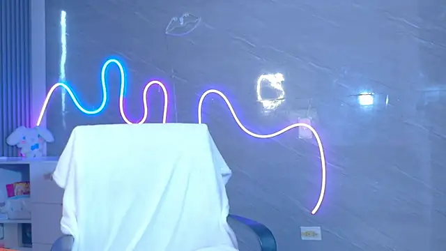 Snapshot of Naaomi_cute chatting on March 23, 2026, 12:27 pm Naaomi cute online show from March 23, 2026, 12:27 pm