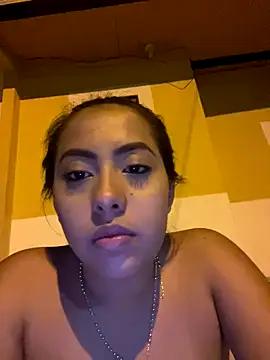 Emily Joee online show from November 5, 2025, 1:42 am