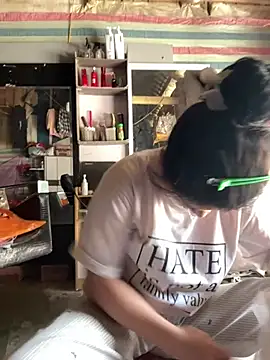 Snapshot of Linh-xxx chatting on March 2, 2026, 6:36 am Linh-xxx online show from March 2, 2026, 6:36 am