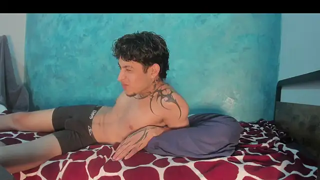 Snapshot of Sky_Wild chatting on December 5, 2025, 9:12 pm Sky Wild online show from December 5, 2025, 9:12 pm