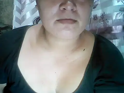 Snapshot of kissableapple36 chatting on December 5, 2025, 2:04 pm kissableapple36 online show from December 5, 2025, 2:04 pm