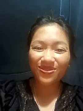 Snapshot of -Paige- chatting on October 19, 2025, 3:59 pm -Paige- online show from October 19, 2025, 3:59 pm