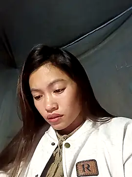 Snapshot of -Paige- chatting on November 27, 2025, 2:17 pm -Paige- online show from November 27, 2025, 2:17 pm