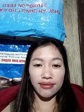 Snapshot of -Paige- chatting on October 24, 2025, 2:05 pm -Paige- online show from October 24, 2025, 2:05 pm