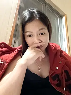 Snapshot of -Paige- chatting on October 16, 2025, 5:32 pm -Paige- online show from October 16, 2025, 5:32 pm