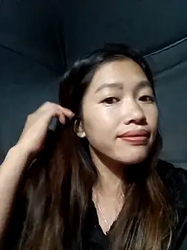 Snapshot of -Paige- chatting on November 5, 2025, 11:35 am -Paige- online show from November 5, 2025, 11:35 am