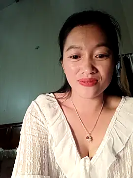 Snapshot of -Paige- chatting on November 21, 2025, 3:11 pm -Paige- online show from November 21, 2025, 3:11 pm