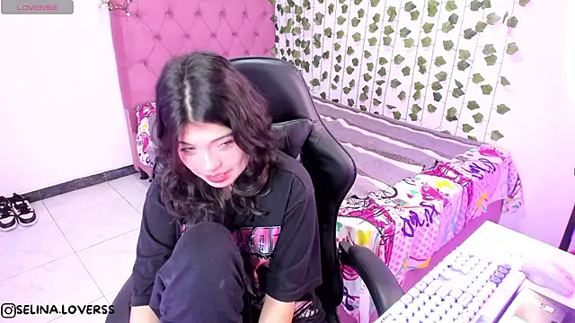 Snapshot of selina_lovers_ chatting on November 8, 2025, 2:26 am selina lovers online show from November 8, 2025, 2:26 am